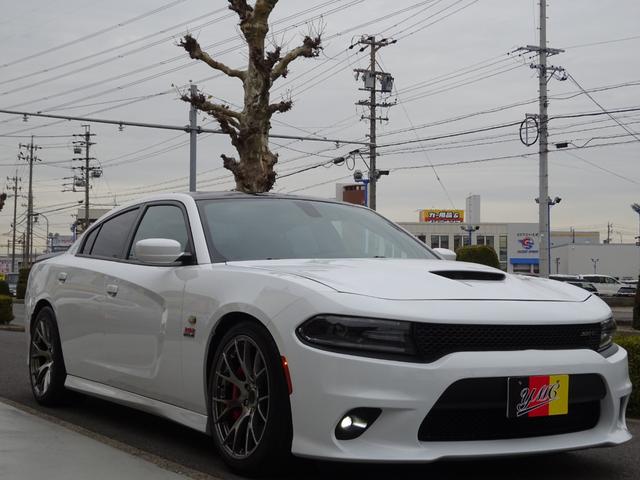 ダッジ・チャージャー Ｒ／Ｔ　スキャットパック　ユーザー買取車　カープレイ　ＳＲＴ２０インチＡＷ　ブレンボレッドキャリパー　ＡＬＰＩＮＥサウンド　スキャットパック専用ロゴシート　バックカメラ　オートライト　ＵＳＢ　ＥＴＣ（38枚目）