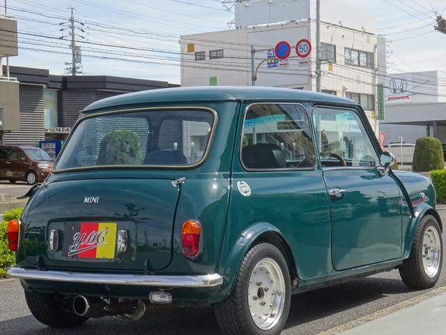 ＭＩＮＩ ポールスミス　マニュアルミッション　外装Ｍｋ１仕様　ＦＲＰトランク　ＳＳＲＭｋ１１２インチアルミホイール　センターマフラー　砲弾ドアミラー　ウッドステアリング（30枚目）