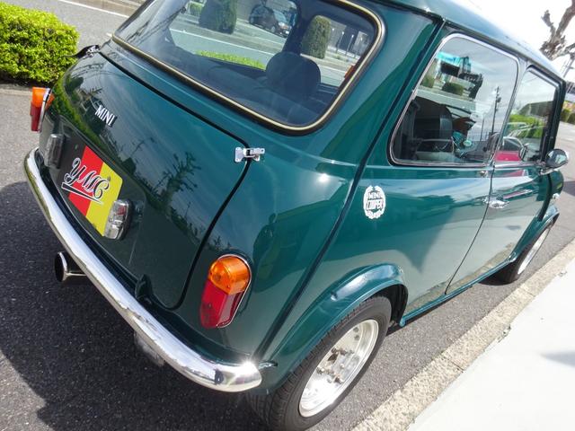 ＭＩＮＩ ポールスミス　マニュアルミッション　外装Ｍｋ１仕様　ＦＲＰトランク　ＳＳＲＭｋ１１２インチアルミホイール　センターマフラー　砲弾ドアミラー　ウッドステアリング（34枚目）