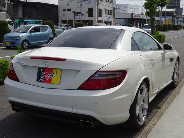 ＳＬＫ２００ブルーエフィシェンシー　ユーザー買取車　ＡＭＧスポーツＰＫＧ　メモリー付きベージュ革パワーシート　シートヒーター　エアスカーフ　純ナビ＆ＴＶ　純正１８ＡＷ　クルコン　パドルシフト　ＥＴＣ(3枚目)