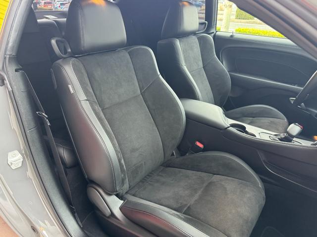 ダッジ・チャレンジャー Ｒ／Ｔ　プラス　自社輸入車　国内未登録　ラストコール　デストロイヤーグレー　サンルーフ　カープレイ　ローダウン　２０ＡＷ　黒ハーフレザーシート　シートヒーター＆ベンチレーター　ステアリングヒーター　アルパインサウンド（18枚目）