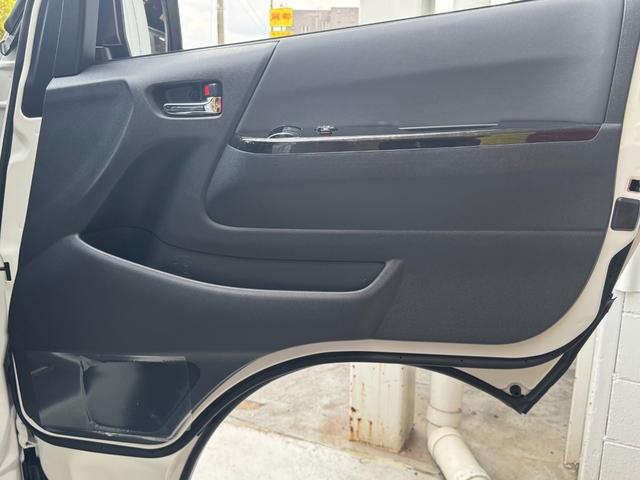 ハイエースバン スーパーＧＬ　ダークプライムＩＩ　ユーザー買取車　モデリスタフルエアロ　デジタルインナーミラー　両側パワースライド　レーンキープ　電格ミラー　プッシュスタート　ＡＣ１００Ｖ（26枚目）