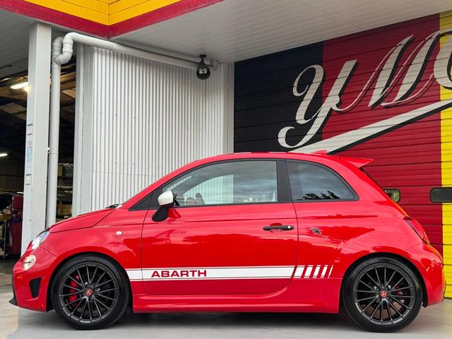 アバルト５９５ コンペティツィオーネ　後期モデル　左ハンドル　５速ミッション　ラルグス全長式車高調　社外メモリーナビ＆フルセグ　バックカメラ　デジタルインナーミラー　ルーフデカール　ドラレコ（26枚目）