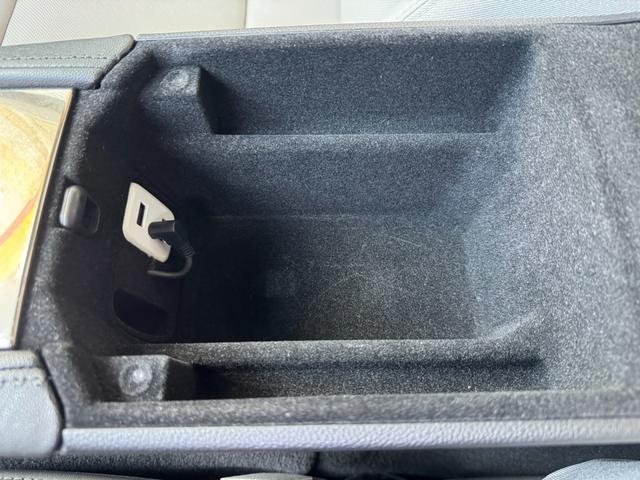 キャデラックＡＴＳクーペ プレミアム　ユーザー買取車　左ハンドル　白革シート　サンルーフ　純正１８インチＡＷ社外ナビ　バックカメラ　パーキングセンサー　ＥＴＣ（15枚目）