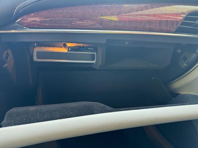 キャデラックＡＴＳクーペ プレミアム　ユーザー買取車　左ハンドル　白革シート　サンルーフ　純正１８インチＡＷ社外ナビ　バックカメラ　パーキングセンサー　ＥＴＣ（16枚目）