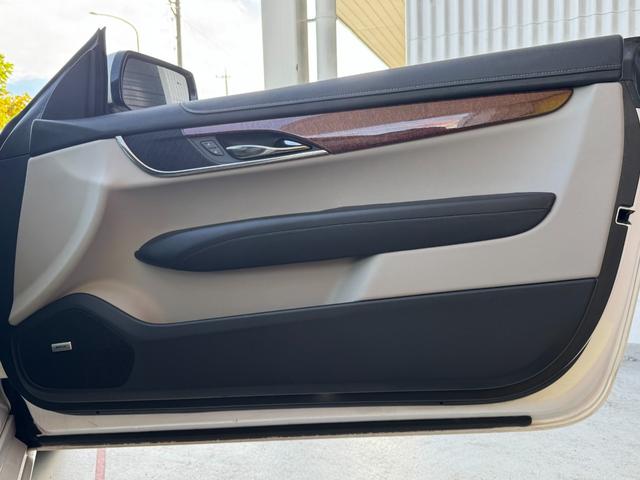 キャデラックＡＴＳクーペ プレミアム　ユーザー買取車　左ハンドル　白革シート　サンルーフ　純正１８インチＡＷ社外ナビ　バックカメラ　パーキングセンサー　ＥＴＣ（23枚目）