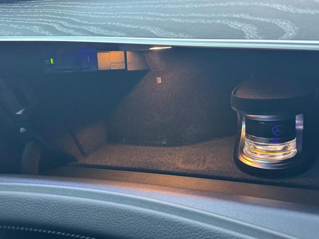 GT 4ドアクーペ 43 4マチック+ ユーザー買取車 KW車高調 フロントスポイラー リアスプリッター RSP エクスクルーシブPKG HUD ブルメスター 黒革シート  シートヒーター&クーラー 純正ナビ 全方位カメラ Bカメラ(18枚目)