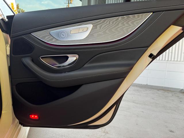 GT 4ドアクーペ 43 4マチック+ ユーザー買取車 KW車高調 フロントスポイラー リアスプリッター RSP エクスクルーシブPKG HUD ブルメスター 黒革シート  シートヒーター&クーラー 純正ナビ 全方位カメラ Bカメラ(24枚目)