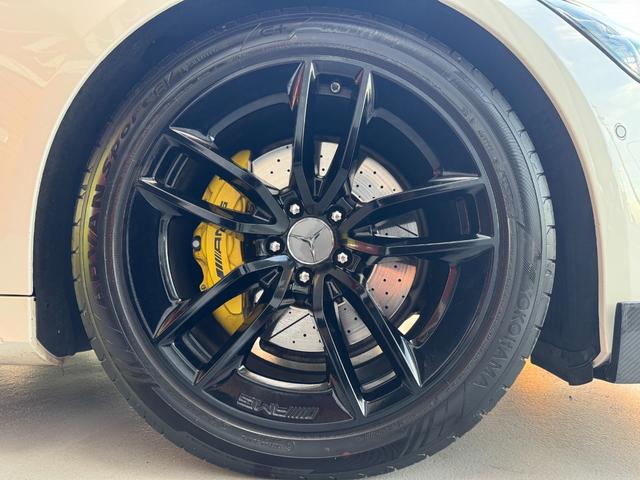 GT 4ドアクーペ 43 4マチック+ ユーザー買取車 KW車高調 フロントスポイラー リアスプリッター RSP エクスクルーシブPKG HUD ブルメスター 黒革シート  シートヒーター&クーラー 純正ナビ 全方位カメラ Bカメラ(27枚目)