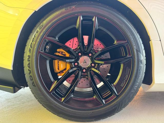 GT 4ドアクーペ 43 4マチック+ ユーザー買取車 KW車高調 フロントスポイラー リアスプリッター RSP エクスクルーシブPKG HUD ブルメスター 黒革シート  シートヒーター&クーラー 純正ナビ 全方位カメラ Bカメラ(28枚目)