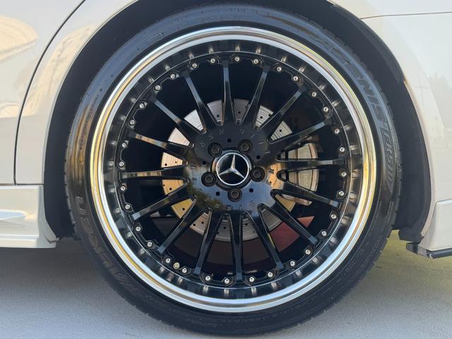 Sクラス S400d 後期 AMGラインプラス レザーエクスクルーシブPKG ベーシックPKG ブルメスター カールソン20インチAW サンルーフ ローダウン 黒革シート シートヒーター&ベンチレーション 純正ナビTV(32枚目)