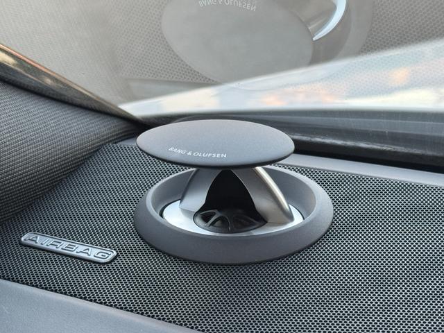 A8 55TFSIクワトロ ワンオーナー SラインPKG コンフォートPKG ブラックスタイリングPKG オプション21インチAW サンルーフ BANG&OLUFSENスピーカー 茶革シート ベンチレーション エアサス(11枚目)