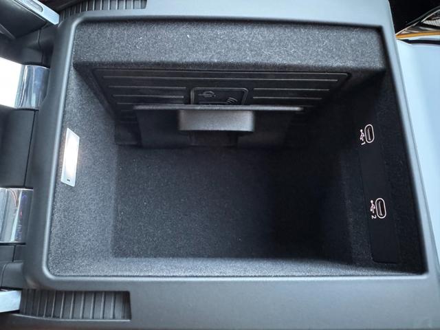 A8 55TFSIクワトロ ワンオーナー SラインPKG コンフォートPKG ブラックスタイリングPKG オプション21インチAW サンルーフ BANG&OLUFSENスピーカー 茶革シート ベンチレーション エアサス(16枚目)