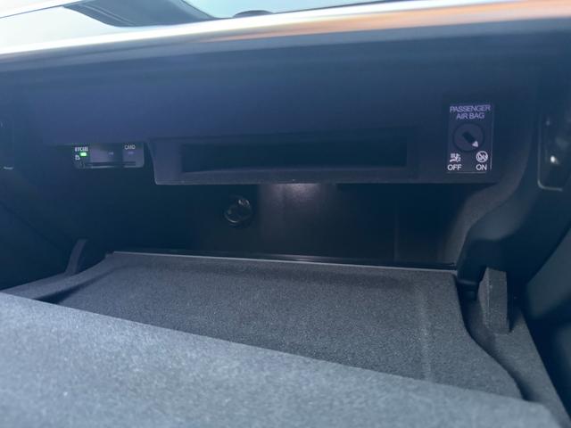 A8 55TFSIクワトロ ワンオーナー SラインPKG コンフォートPKG ブラックスタイリングPKG オプション21インチAW サンルーフ BANG&OLUFSENスピーカー 茶革シート ベンチレーション エアサス(17枚目)