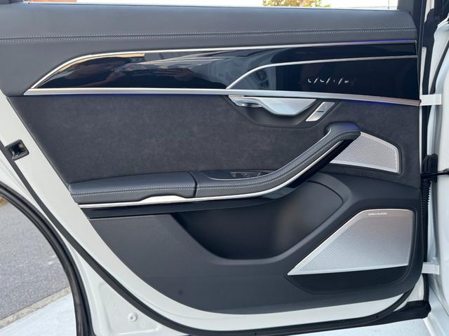 A8 55TFSIクワトロ ワンオーナー SラインPKG コンフォートPKG ブラックスタイリングPKG オプション21インチAW サンルーフ BANG&OLUFSENスピーカー 茶革シート ベンチレーション エアサス(31枚目)