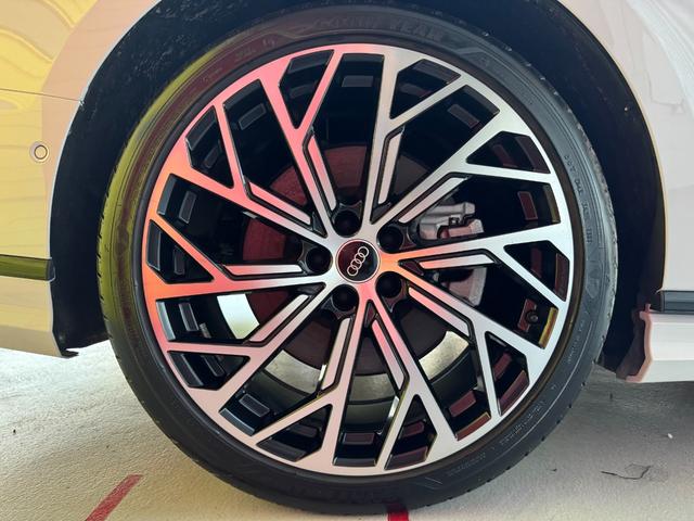 A8 55TFSIクワトロ ワンオーナー SラインPKG コンフォートPKG ブラックスタイリングPKG オプション21インチAW サンルーフ BANG&OLUFSENスピーカー 茶革シート ベンチレーション エアサス(34枚目)