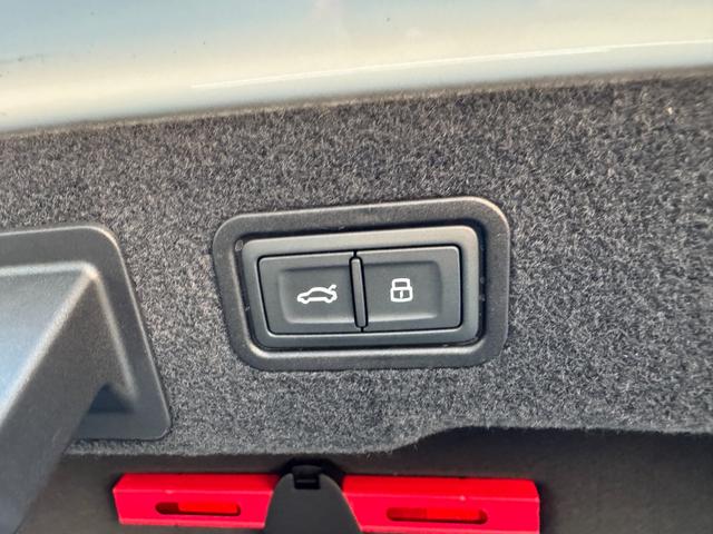 A8 55TFSIクワトロ ワンオーナー SラインPKG コンフォートPKG ブラックスタイリングPKG オプション21インチAW サンルーフ BANG&OLUFSENスピーカー 茶革シート ベンチレーション エアサス(42枚目)