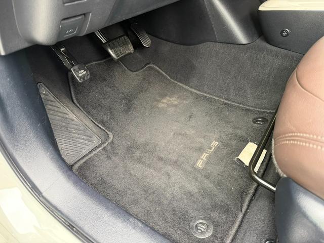 プリウス ユーザー買取車 米国プリウス 左ハンドル S,Rエアロ KENWOODナビ・テレビ クルーズコントロール バックカメラ ETC ハイブリッド オートライト 現状販売車(17枚目)