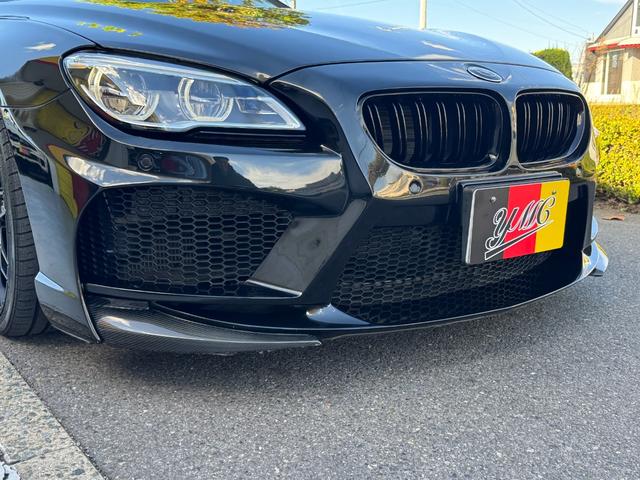 ６シリーズ ６４０ｉグランクーペ　ＥＮＥＲＧＹフルエアロキット　ＥＮＥＲＧＹ２０インチＡＷ　ＥＮＥＲＧＹ４本出しマフラー　カーボンリヤスポイラー　ａＦｅ　Ｐｏｗｅｒエアクリ　ローダウン　ブラックキドニーグリル　ベンチレーション（43枚目）