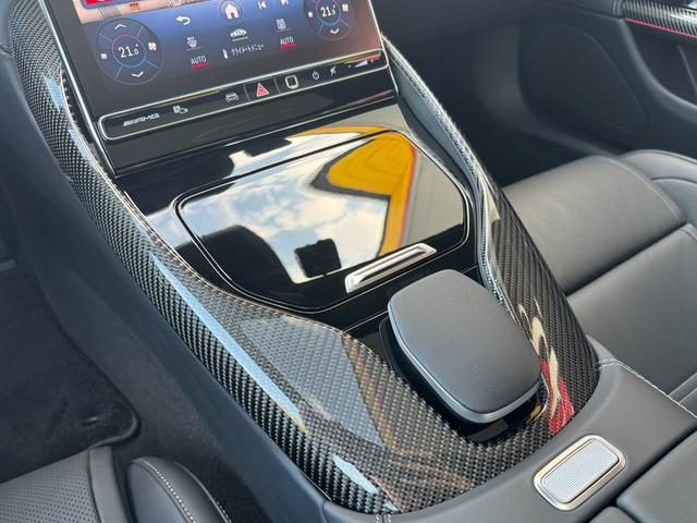 ＧＴ ６３　４マチック＋　クーペ　ＡＭＧカーボンＰＫＧ　可倒式リアシート　ＡＭＧパフォーマンスＰＫＧ　パノラミックルーフ　オパリスホワイトメタリック　ＡＭＧ２１インチＡＷ　ＨＵＤ　ブルメスターサウンド　イエローキャリパー　ＥＴＣ（11枚目）