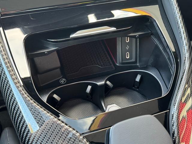 ＧＴ ６３　４マチック＋　クーペ　ＡＭＧカーボンＰＫＧ　可倒式リアシート　ＡＭＧパフォーマンスＰＫＧ　パノラミックルーフ　オパリスホワイトメタリック　ＡＭＧ２１インチＡＷ　ＨＵＤ　ブルメスターサウンド　イエローキャリパー　ＥＴＣ（12枚目）