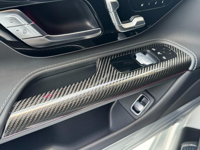 ＧＴ ６３　４マチック＋　クーペ　ＡＭＧカーボンＰＫＧ　可倒式リアシート　ＡＭＧパフォーマンスＰＫＧ　パノラミックルーフ　オパリスホワイトメタリック　ＡＭＧ２１インチＡＷ　ＨＵＤ　ブルメスターサウンド　イエローキャリパー　ＥＴＣ（18枚目）