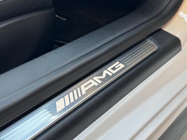ＧＴ ６３　４マチック＋　クーペ　ＡＭＧカーボンＰＫＧ　可倒式リアシート　ＡＭＧパフォーマンスＰＫＧ　パノラミックルーフ　オパリスホワイトメタリック　ＡＭＧ２１インチＡＷ　ＨＵＤ　ブルメスターサウンド　イエローキャリパー　ＥＴＣ（26枚目）