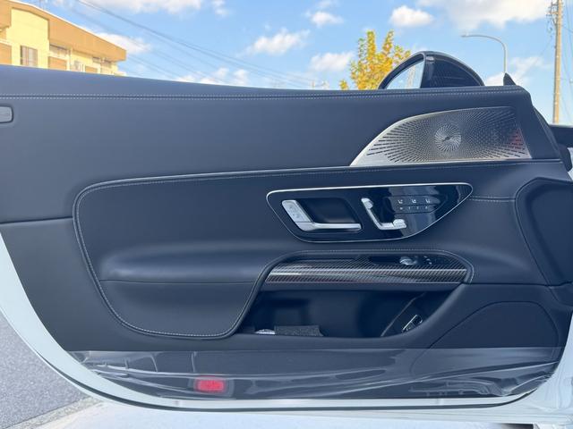 ＧＴ ６３　４マチック＋　クーペ　ＡＭＧカーボンＰＫＧ　可倒式リアシート　ＡＭＧパフォーマンスＰＫＧ　パノラミックルーフ　オパリスホワイトメタリック　ＡＭＧ２１インチＡＷ　ＨＵＤ　ブルメスターサウンド　イエローキャリパー　ＥＴＣ（29枚目）