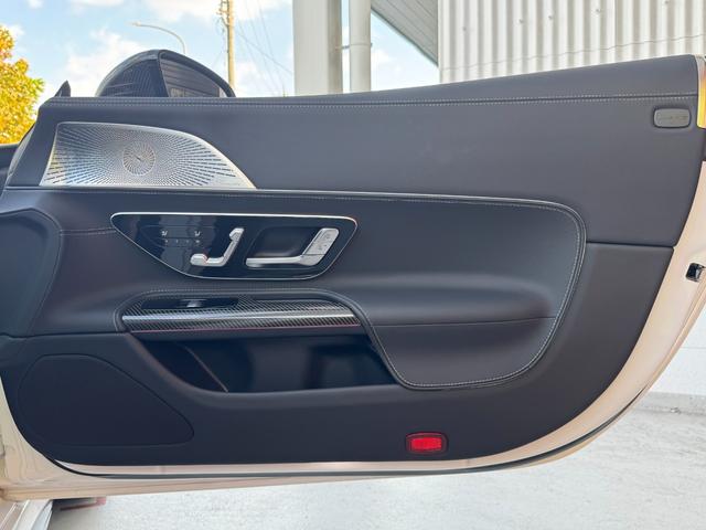 ＧＴ ６３　４マチック＋　クーペ　ＡＭＧカーボンＰＫＧ　可倒式リアシート　ＡＭＧパフォーマンスＰＫＧ　パノラミックルーフ　オパリスホワイトメタリック　ＡＭＧ２１インチＡＷ　ＨＵＤ　ブルメスターサウンド　イエローキャリパー　ＥＴＣ（30枚目）