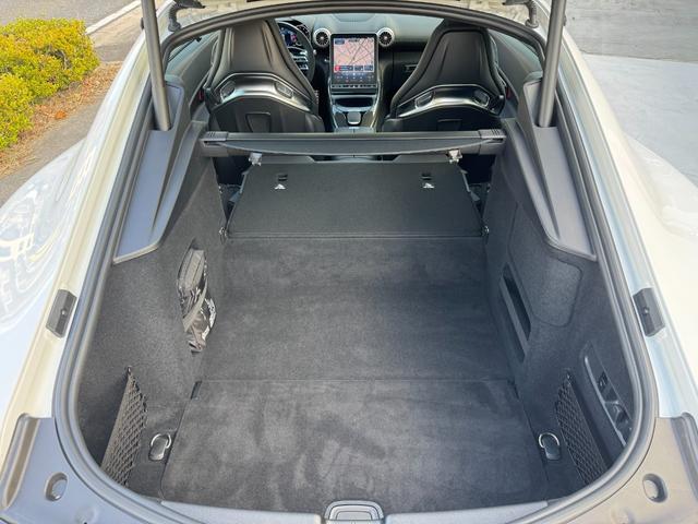 ＧＴ ６３　４マチック＋　クーペ　ＡＭＧカーボンＰＫＧ　可倒式リアシート　ＡＭＧパフォーマンスＰＫＧ　パノラミックルーフ　オパリスホワイトメタリック　ＡＭＧ２１インチＡＷ　ＨＵＤ　ブルメスターサウンド　イエローキャリパー　ＥＴＣ（40枚目）