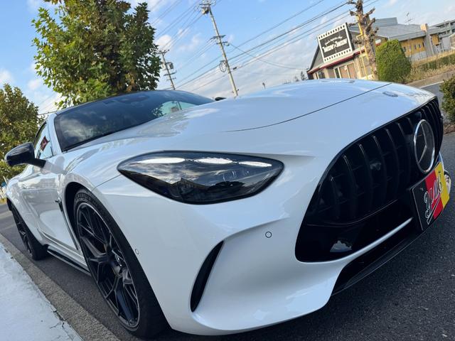 ＧＴ ６３　４マチック＋　クーペ　ＡＭＧカーボンＰＫＧ　可倒式リアシート　ＡＭＧパフォーマンスＰＫＧ　パノラミックルーフ　オパリスホワイトメタリック　ＡＭＧ２１インチＡＷ　ＨＵＤ　ブルメスターサウンド　イエローキャリパー　ＥＴＣ（47枚目）