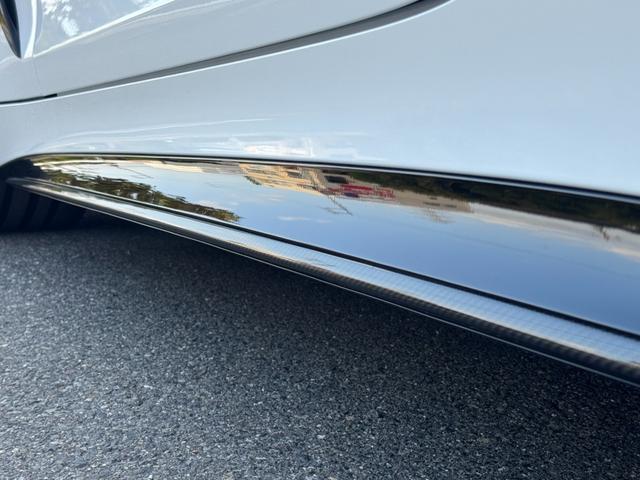 ＧＴ ６３　４マチック＋　クーペ　ＡＭＧカーボンＰＫＧ　可倒式リアシート　ＡＭＧパフォーマンスＰＫＧ　パノラミックルーフ　オパリスホワイトメタリック　ＡＭＧ２１インチＡＷ　ＨＵＤ　ブルメスターサウンド　イエローキャリパー　ＥＴＣ（58枚目）