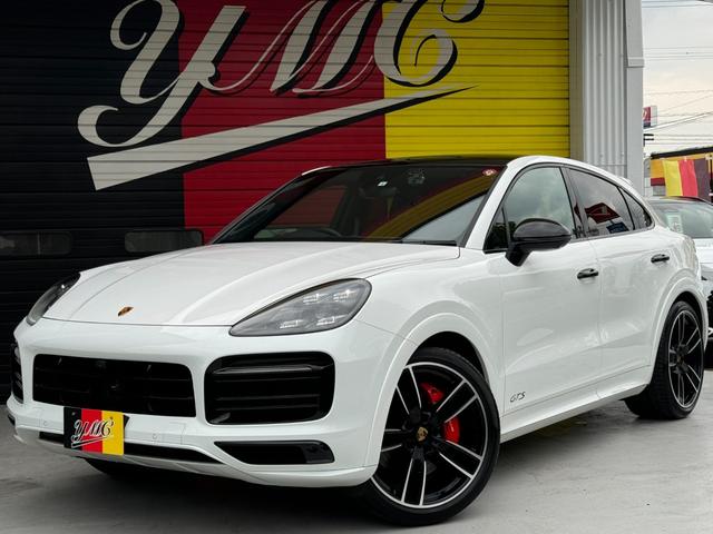 カイエンクーペ カイエンＧＴＳ　クーペ　ユーザー買取車　スポーツデザインＰＫＧ　リアアクスルステアリング　マトリックスＬＥＤライト　ＰＡＳＭ　純正ｏｐ２２インチＡＷ　ソフトクローズドア　スポーツエグゾースト　前後シートヒーター　ガラスルーフ（2枚目）