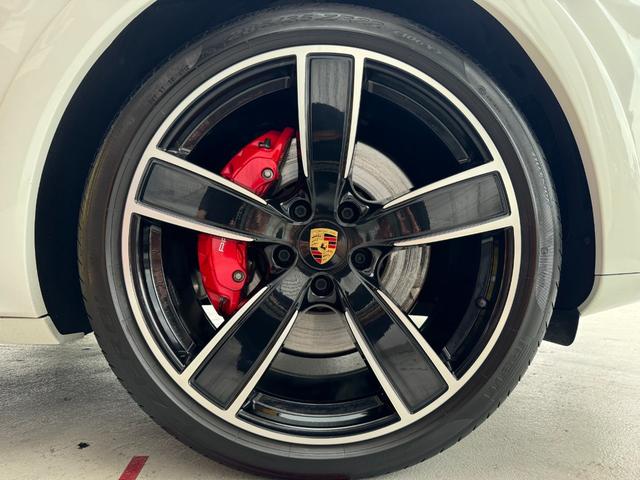 カイエンクーペ カイエンＧＴＳ　クーペ　ユーザー買取車　スポーツデザインＰＫＧ　リアアクスルステアリング　マトリックスＬＥＤライト　ＰＡＳＭ　純正ｏｐ２２インチＡＷ　ソフトクローズドア　スポーツエグゾースト　前後シートヒーター　ガラスルーフ（29枚目）