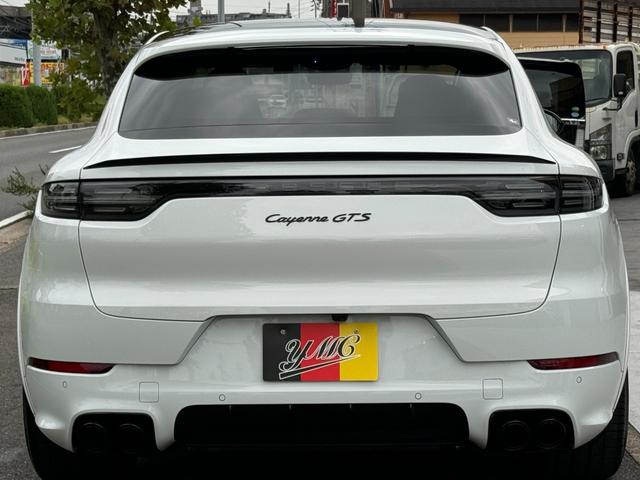 カイエンクーペ カイエンＧＴＳ　クーペ　ユーザー買取車　スポーツデザインＰＫＧ　リアアクスルステアリング　マトリックスＬＥＤライト　ＰＡＳＭ　純正ｏｐ２２インチＡＷ　ソフトクローズドア　スポーツエグゾースト　前後シートヒーター　ガラスルーフ（35枚目）