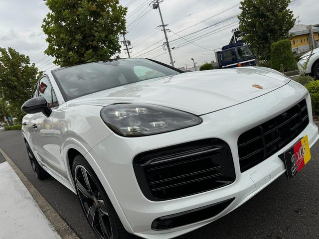 カイエンクーペ カイエンＧＴＳ　クーペ　ユーザー買取車　スポーツデザインＰＫＧ　リアアクスルステアリング　マトリックスＬＥＤライト　ＰＡＳＭ　純正ｏｐ２２インチＡＷ　ソフトクローズドア　スポーツエグゾースト　前後シートヒーター　ガラスルーフ（40枚目）