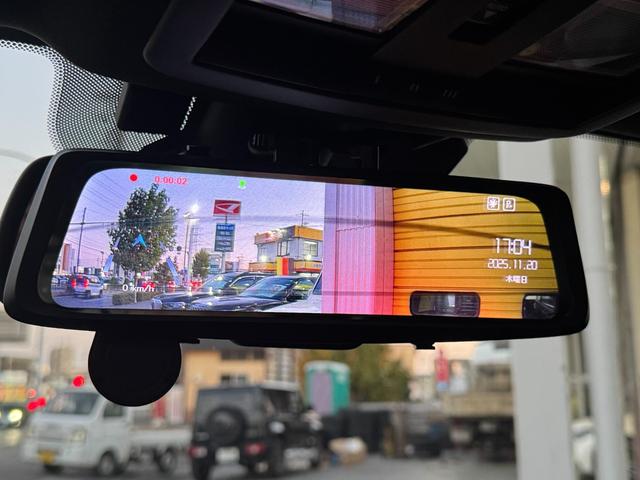 ダッジ・チャレンジャー R/T ユーザー買取車 サンルーフ カープレイ 黒革シート シートヒーター&ベンチレーター ステアリングヒーター バックカメラ デジタルインナーミラー 純正20AW トランクスポイラー 社外HIDキット(12枚目)