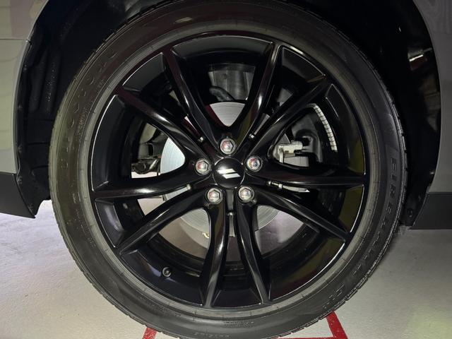 ダッジ・チャレンジャー R/T ユーザー買取車 サンルーフ カープレイ 黒革シート シートヒーター&ベンチレーター ステアリングヒーター バックカメラ デジタルインナーミラー 純正20AW トランクスポイラー 社外HIDキット(27枚目)