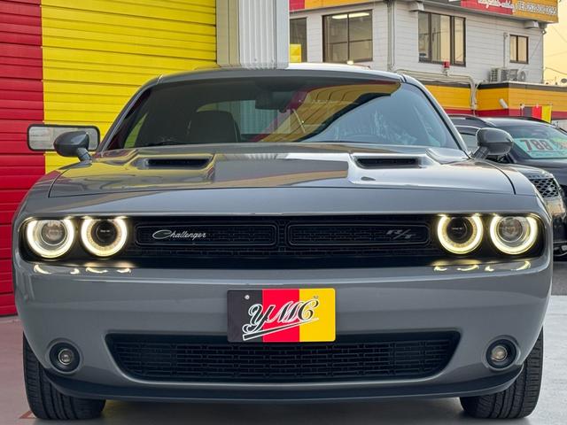 ダッジ・チャレンジャー R/T ユーザー買取車 サンルーフ カープレイ 黒革シート シートヒーター&ベンチレーター ステアリングヒーター バックカメラ デジタルインナーミラー 純正20AW トランクスポイラー 社外HIDキット(29枚目)