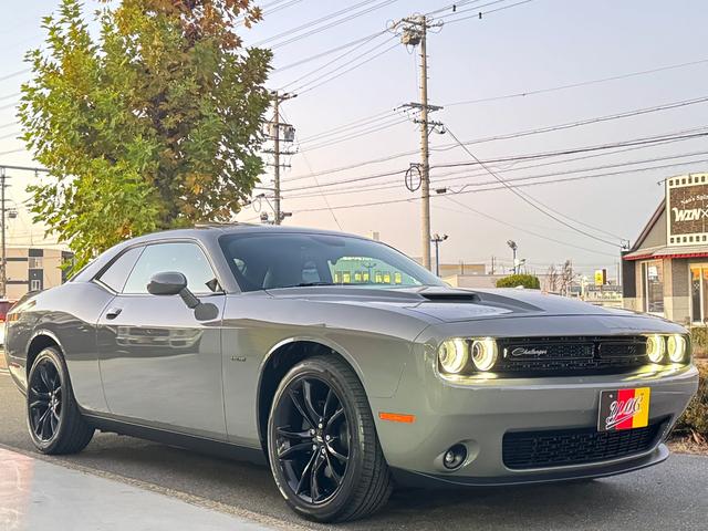 ダッジ・チャレンジャー R/T ユーザー買取車 サンルーフ カープレイ 黒革シート シートヒーター&ベンチレーター ステアリングヒーター バックカメラ デジタルインナーミラー 純正20AW トランクスポイラー 社外HIDキット(34枚目)
