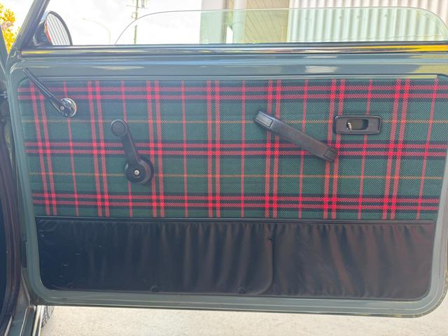 MINI タータン 4MT オーバーフェンダーレスナロー ヴェバストサンルーフ センターメーター 2色テール 社外マフラー 社外エキマニ ワタナベ10インチAW ハイローキット 開閉クォーターガラス ETC(20枚目)