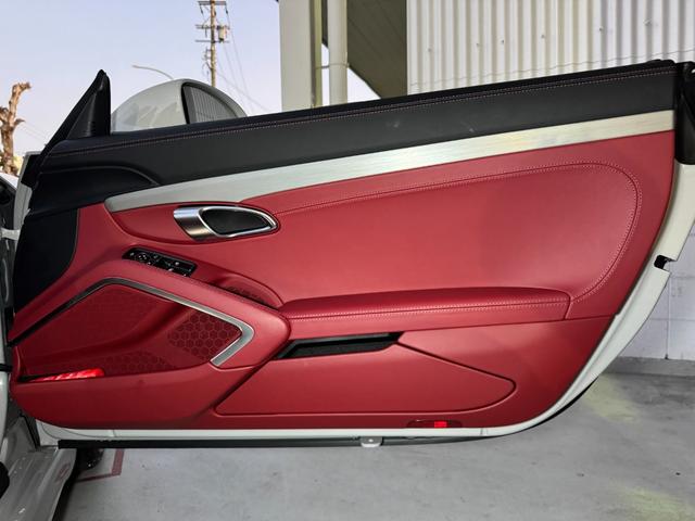 ７１８ボクスター ７１８ボクスタースタイルエディション　６ＭＴ　スポーツクロノＰＫＧ　レザーインテリア　スポーツデザインＰＫＧ　ＬＥＤヘッドダイナミックライトシステム　アクティブサスペンションマネジメント　機械式リヤディファレンシャルロック　ＢＯＳＥ（24枚目）