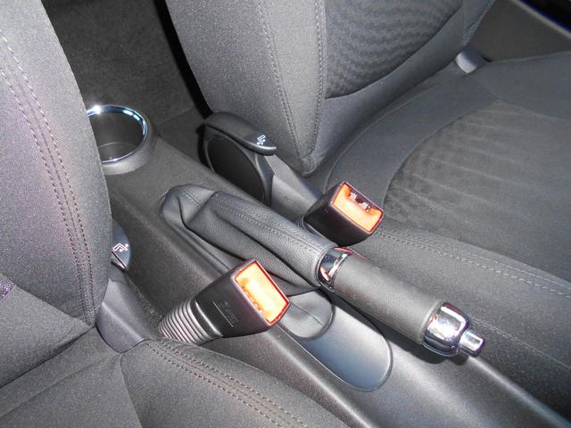 クーパーS クラブマン 後期型 6速AT レッドカラーライン 禁煙車 ETC AUX接続可 ドライブレコーダー 純正16AW クロームラインインテリア ピアノブラックパネル ホワイトターンシグナル 2017年製ダンロップタイヤ チリレッドボディ ブラックルーフ(15枚目)