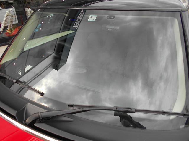クーパー 3D 後期型 ミントPKG ドラレコ ワンオーナー 禁煙車 ETC リア3面フィルム キセノン オートライト フォグライト ホワイトターン クロームラインEXT ヒーテッドウインドスクリーン レインセンサー 純正15AW チリレッドボディ スペアキー有(26枚目)