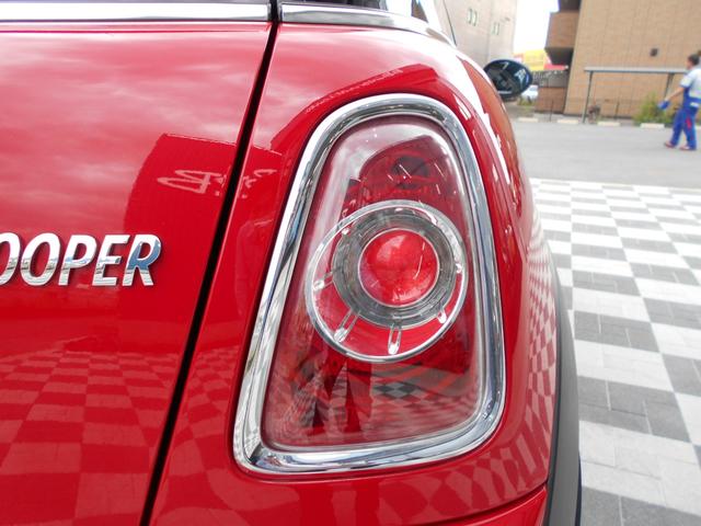 クーパー 3D 後期型 ミントPKG ドラレコ ワンオーナー 禁煙車 ETC リア3面フィルム キセノン オートライト フォグライト ホワイトターン クロームラインEXT ヒーテッドウインドスクリーン レインセンサー 純正15AW チリレッドボディ スペアキー有(36枚目)
