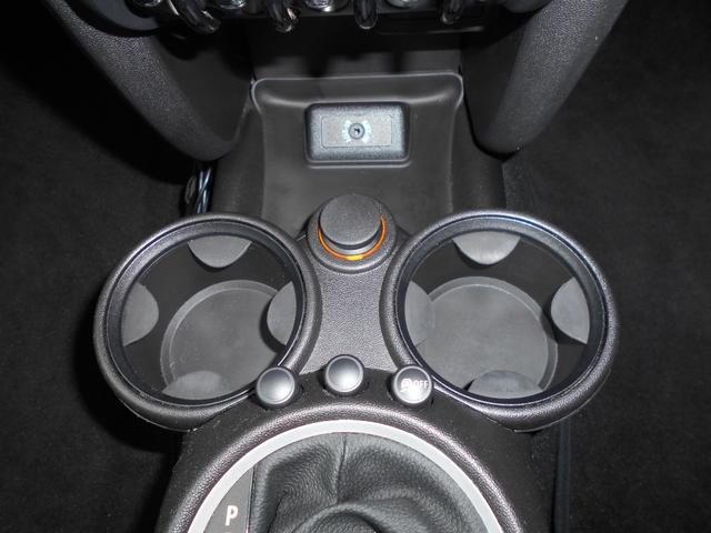 クーパー 3D 後期型 ミントPKG ドラレコ ワンオーナー 禁煙車 ETC リア3面フィルム キセノン オートライト フォグライト ホワイトターン クロームラインEXT ヒーテッドウインドスクリーン レインセンサー 純正15AW チリレッドボディ スペアキー有(60枚目)