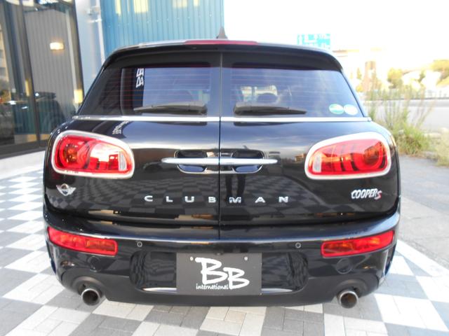 クーパーS クラブマン ナビ Bカメラ ドラレコ前後 禁煙車 MINIコネクテッド/エキサイトメントPKG リアPDC ETC CD/DVDプレイヤー リア6面フィルム 純正17AW シルバールーフ&ミラー グレーインテリアパネル ミッドナイトブラックボディー(6枚目)