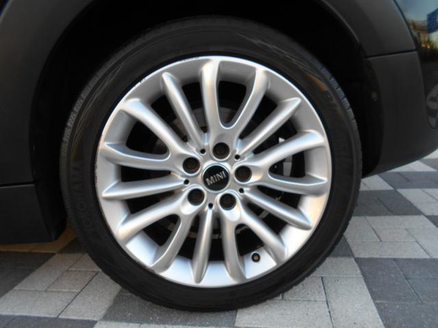 クーパーS クラブマン ナビ Bカメラ ドラレコ前後 禁煙車 MINIコネクテッド/エキサイトメントPKG リアPDC ETC CD/DVDプレイヤー リア6面フィルム 純正17AW シルバールーフ&ミラー グレーインテリアパネル ミッドナイトブラックボディー(19枚目)