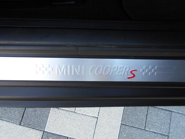 クーパーS クラブマン ナビ Bカメラ ドラレコ前後 禁煙車 MINIコネクテッド/エキサイトメントPKG リアPDC ETC CD/DVDプレイヤー リア6面フィルム 純正17AW シルバールーフ&ミラー グレーインテリアパネル ミッドナイトブラックボディー(54枚目)