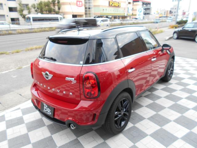 クーパーSD クロスオーバー ナビPKG 1オーナー 禁煙車 TV Bカメラ ビジュアルブースト ETC ブラックリフレクターヘッド ピアノブラックEXT リア5面フィルム パドルシフト 純正17AW 2021年製タイヤ スペアキー有 ブレイジングレッドボディー(5枚目)